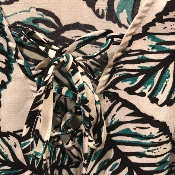 Jealous Tomato Tie Front Leaf Top  Small - Picture 5 of 7